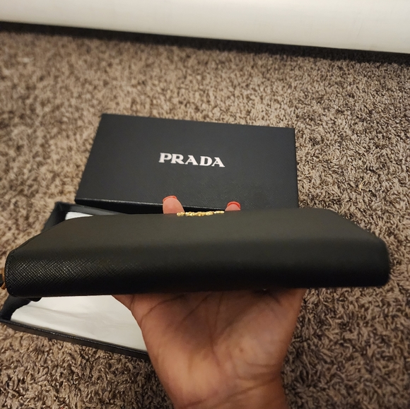 Prada Saffiano Lux Zipper Wallet - Picture 5 of 7